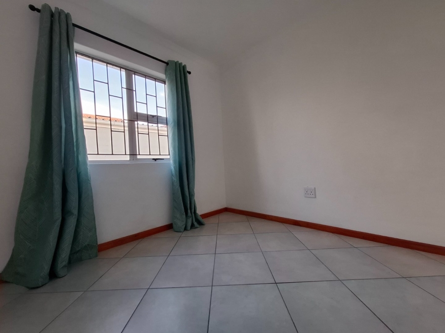 To Let 3 Bedroom Property for Rent in Broadlands Village Western Cape